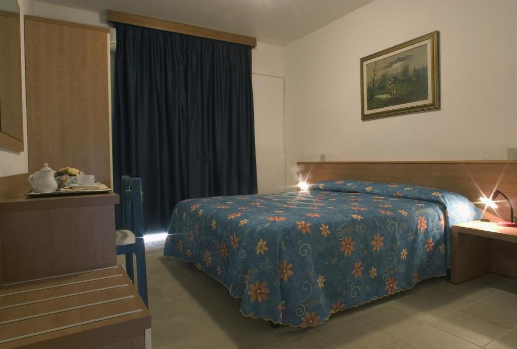 Hotel Santa Cruz Lignano Sabbiadoro Zimmer foto