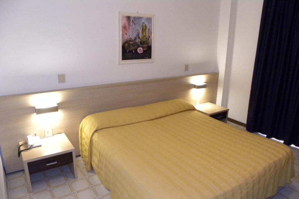 Hotel Santa Cruz Lignano Sabbiadoro Zimmer foto