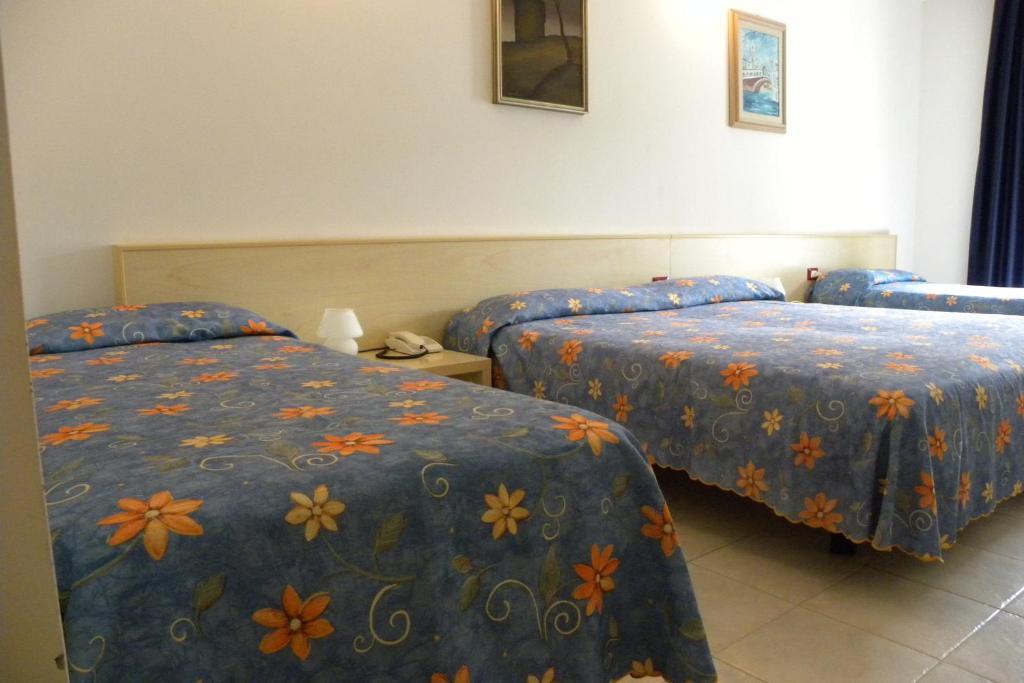 Hotel Santa Cruz Lignano Sabbiadoro Zimmer foto
